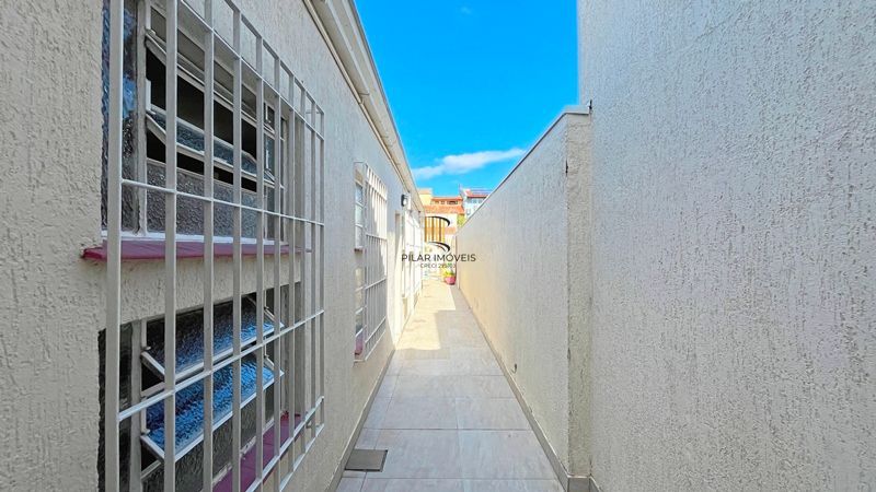 Casa 3 dormitórios no bairro Ipanema