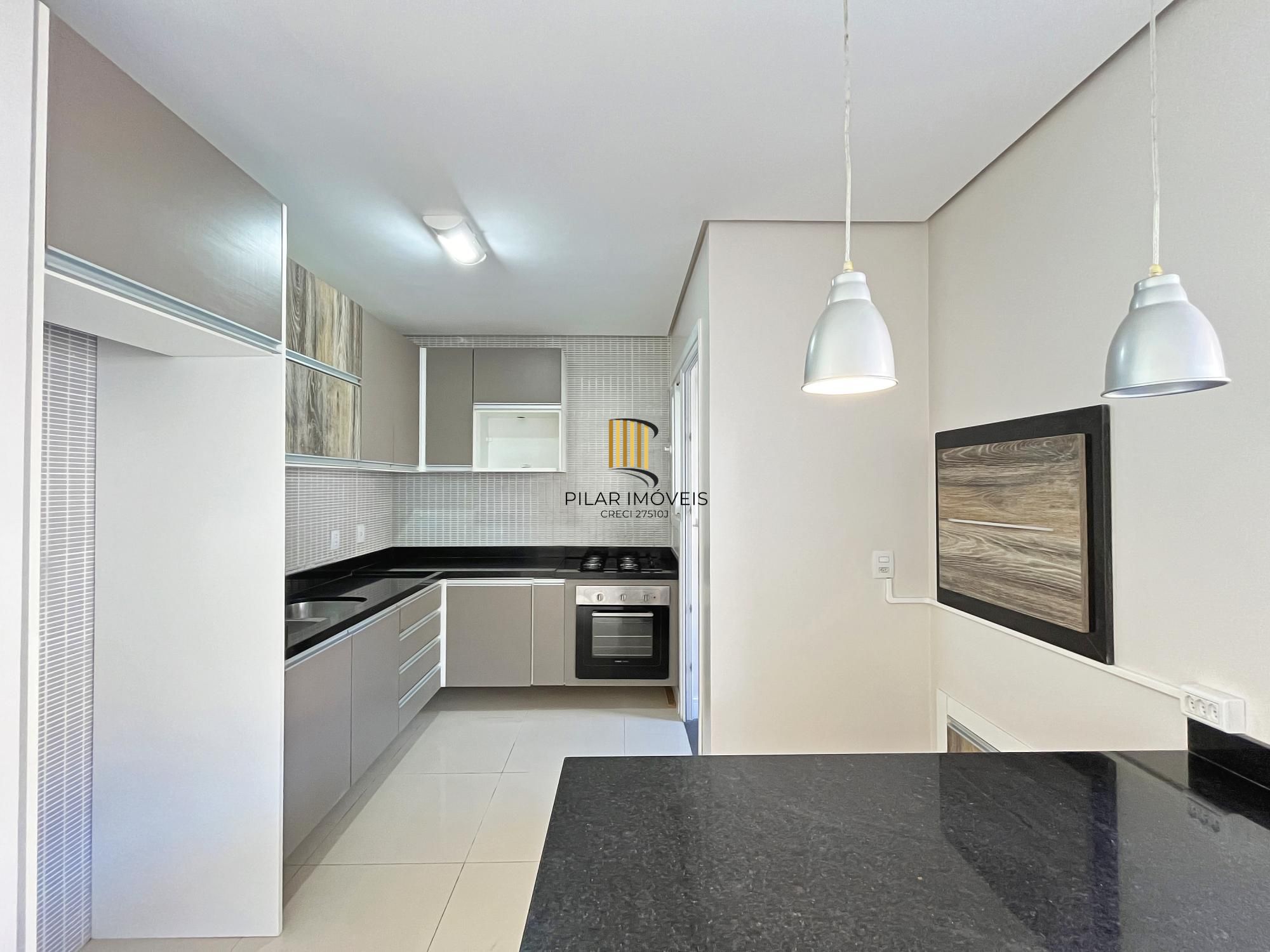 Casa 3 dormitórios no bairro Hípica