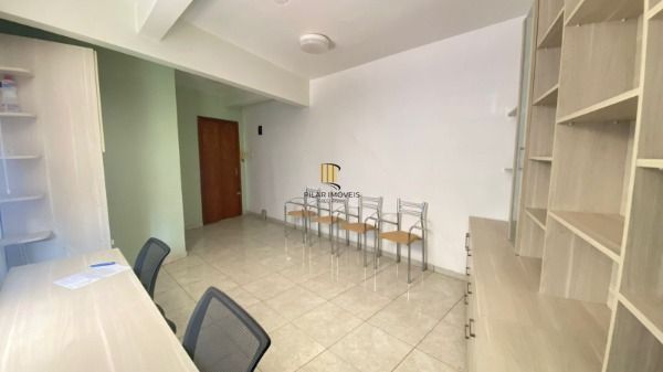 Conjunto/Sala em Porto Alegre, no bairro Tristeza, à venda.