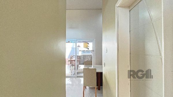 Casa em Porto Alegre, no bairro Hípica, com 3 dormitório(s), e 3 banheiros, à venda.