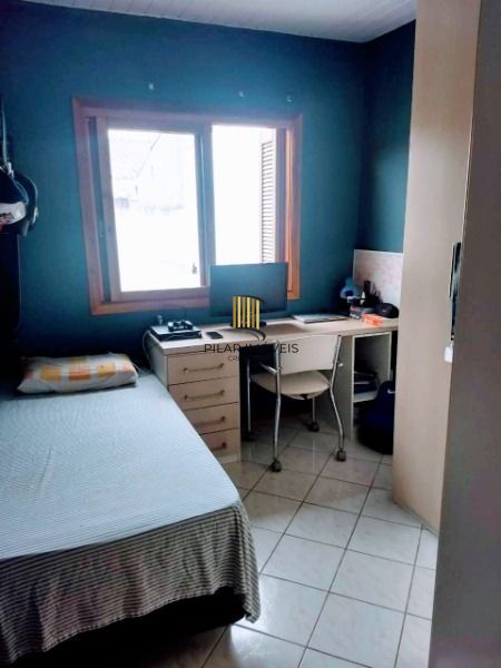 Casa em Porto Alegre, no bairro Hípica, com 3 dormitório(s), e 3 banheiros, à venda.
