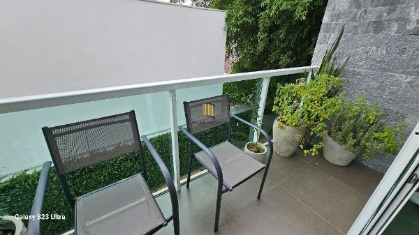 Apartamento em Porto Alegre, no bairro Chácara das Pedras, com 2 dormitório(s), e 2 banheiros, à venda.