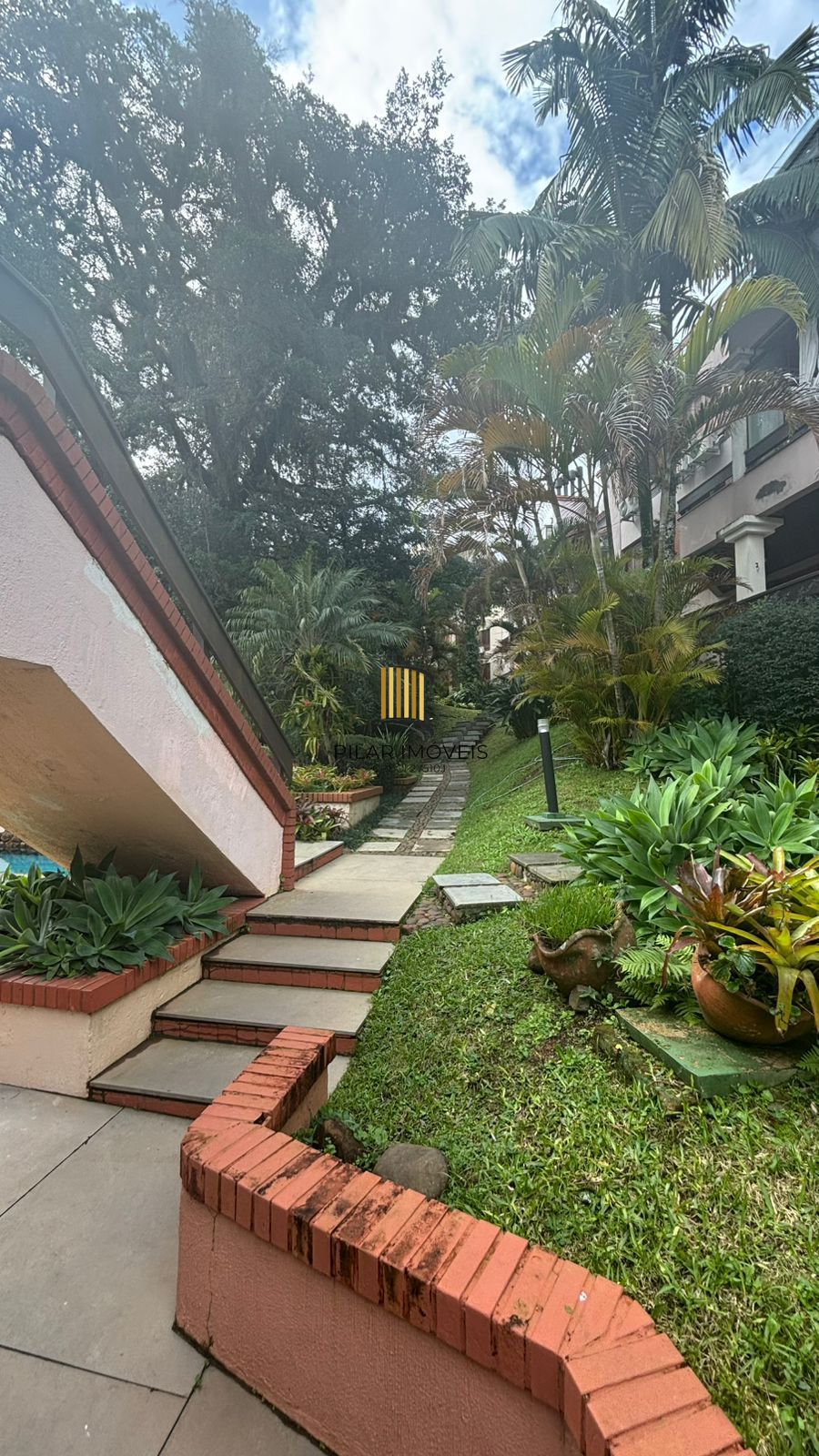 Linda cobertura, 3 quartos, 1 suíte, infra completa no bairro Ipanema, com ofurô.