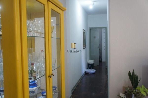 Apartamento em Porto Alegre, no bairro Centro Histórico, com 2 dormitório(s), e 2 banheiros, à venda.
