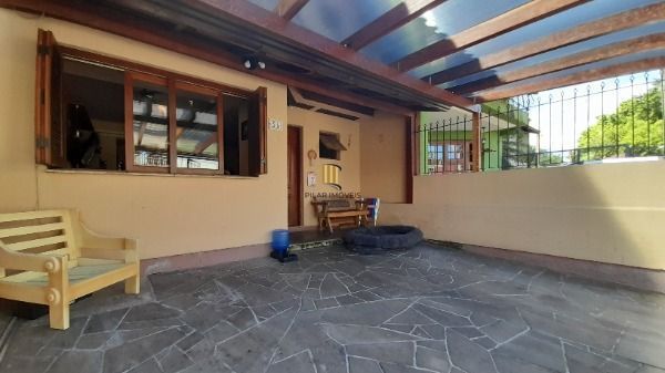Casa em Porto Alegre, no bairro Hípica, com 3 dormitório(s), à venda.
