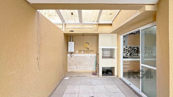 Casa Condominio em Porto Alegre, no bairro Ipanema, com 3 dormitório(s), e 3 banheiros, à venda.