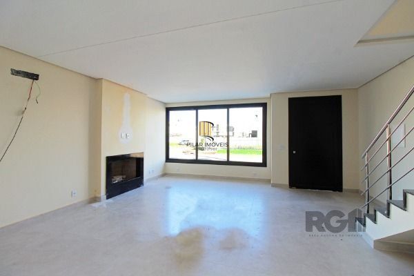 Casa em Porto Alegre, no bairro Hípica, com 3 dormitório(s), e 3 banheiros, à venda.