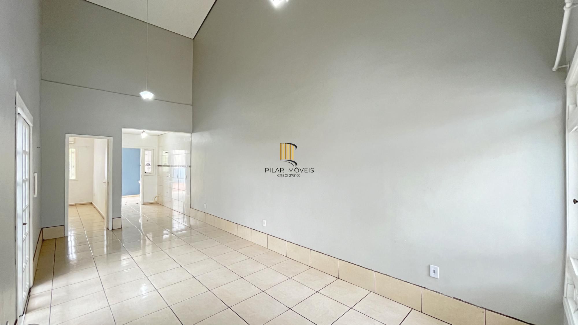Casa em Porto Alegre, no bairro Hípica, com 2 dormitório(s), e 2 banheiros, à venda.