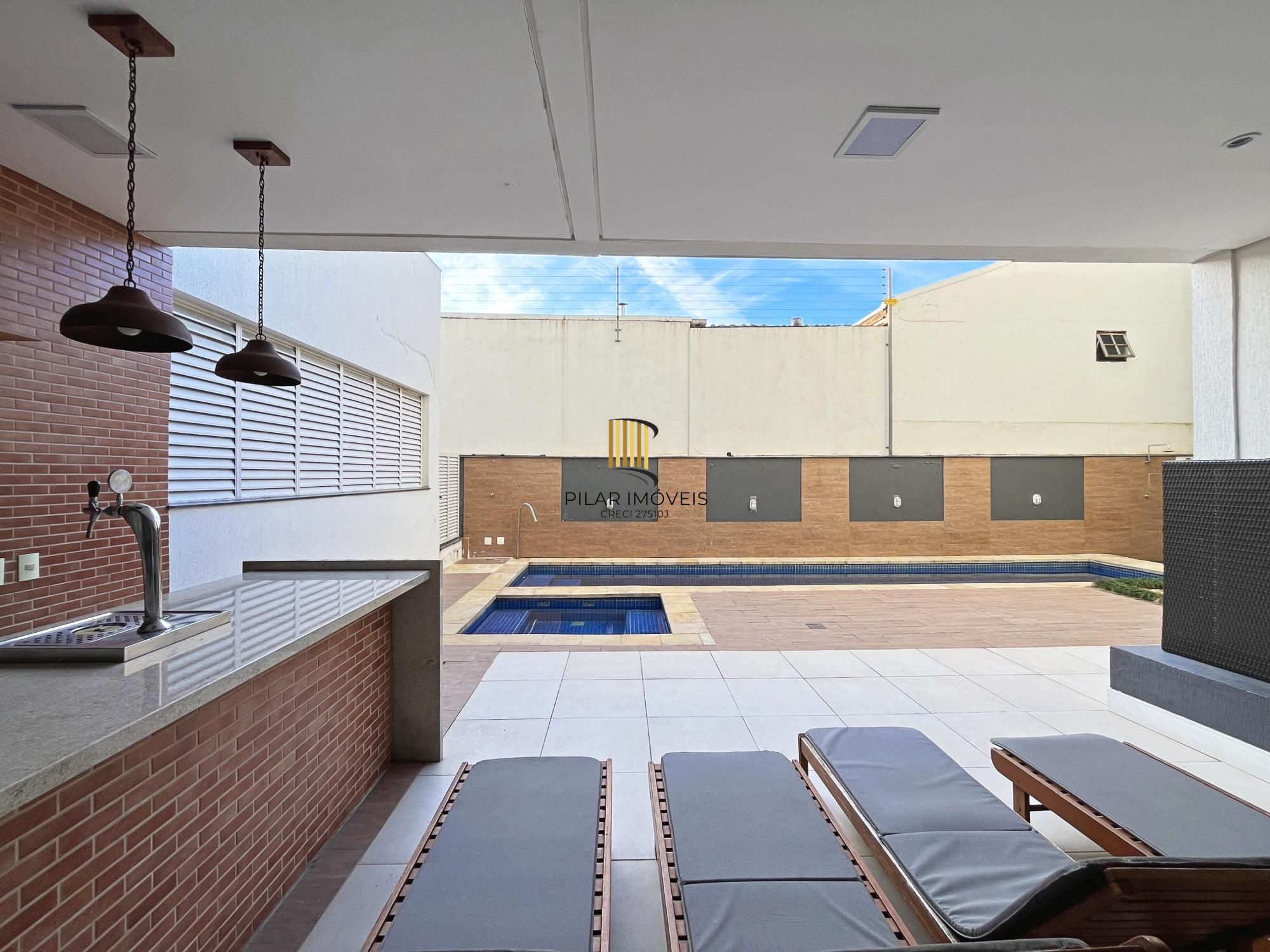 Apartamento de 2 dormitórios no Cristal