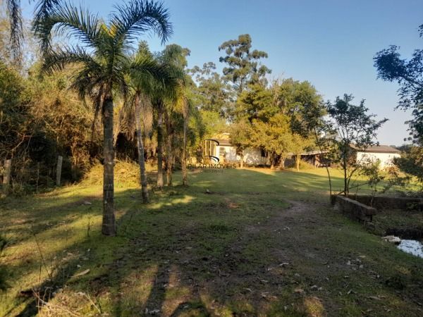 Sítio em Porto Alegre, no bairro Lageado, à venda.