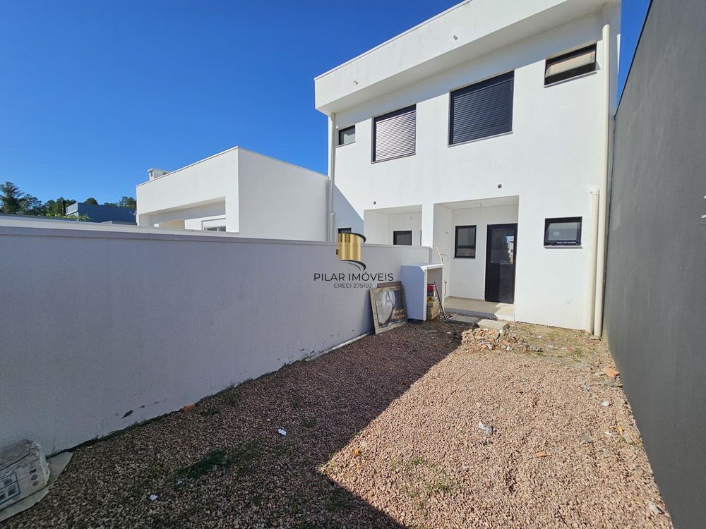 Casa 2 dormitórios no bairro Hípica