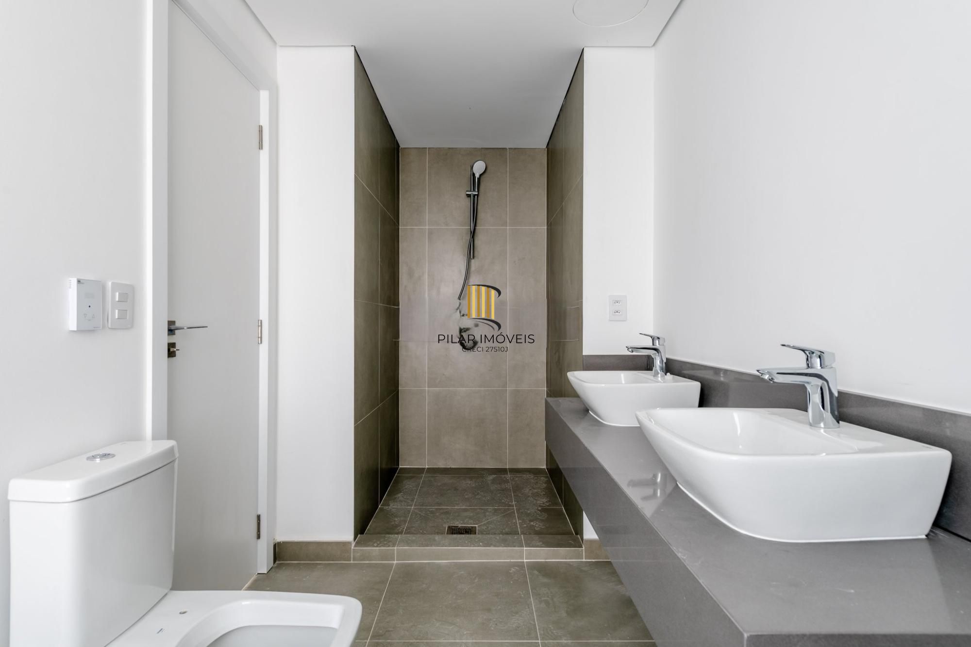 Belíssimo apartamento com projeto diferenciado e vista deslumbrante para o pôr do sol do Guaíba.