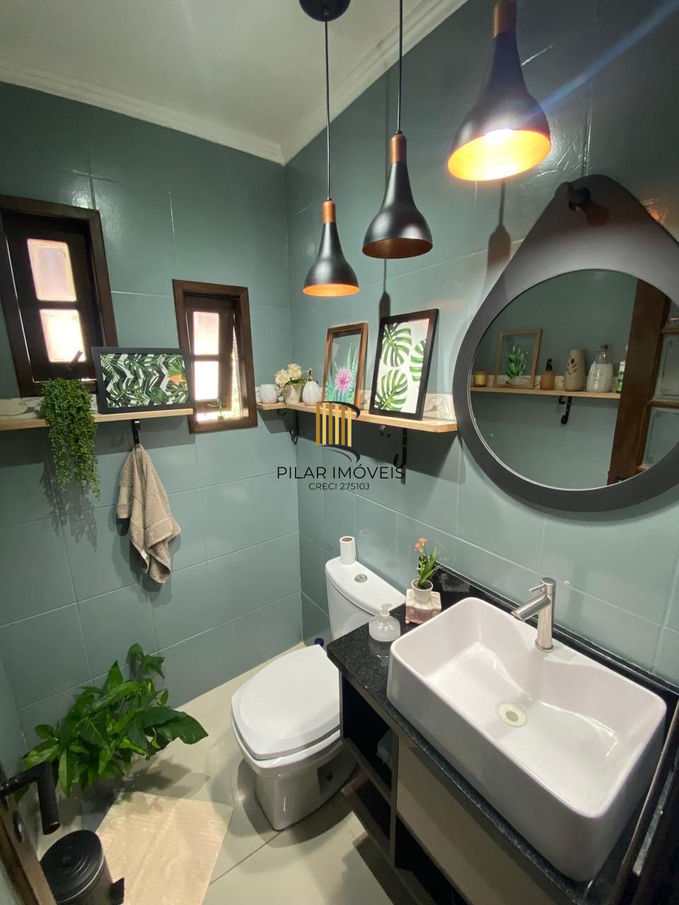 Hípica- Sobrado 3 dormitórios, 2 vagas- Venda