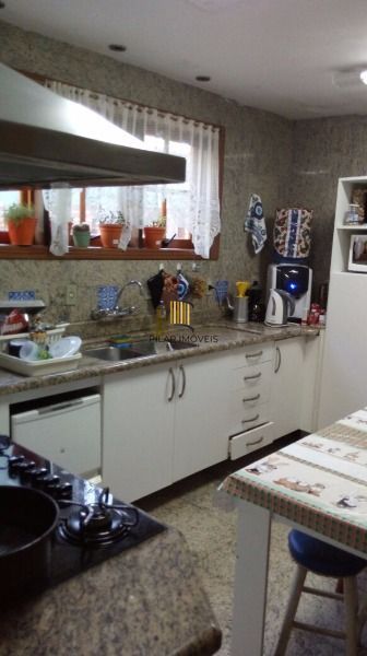Casa para Venda - 254m², 5 dormitórios, sendo 1 suites, 4 vagas - Ipanema