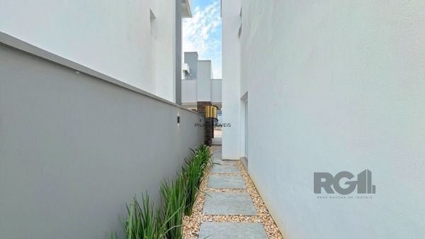 Casa Condominio para Venda - 364m², 3 dormitórios, sendo 3 suites, 2 vagas - Pedra Redonda