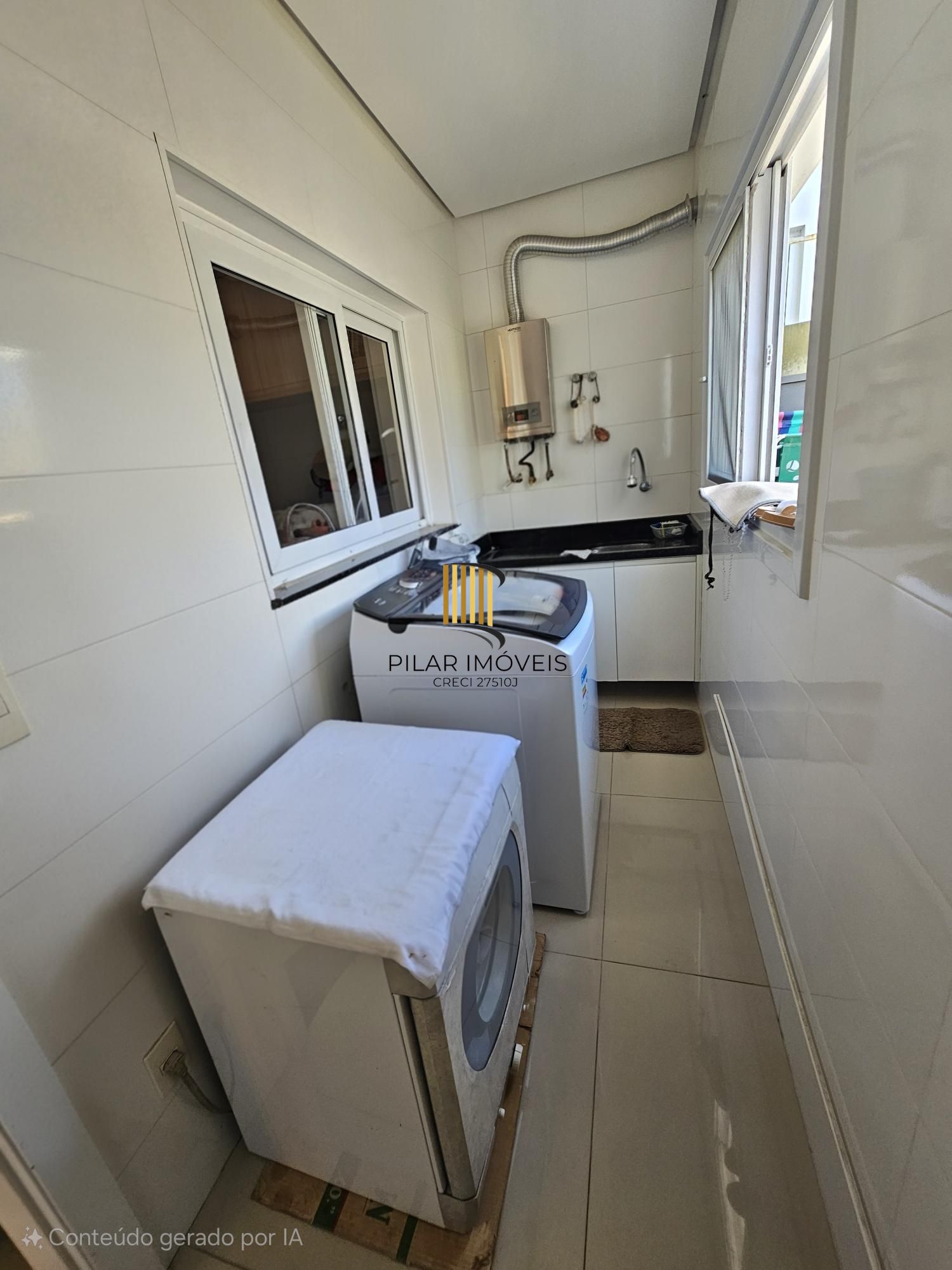 Casa de Condomínio 3 dormitórios no bairro Hípica