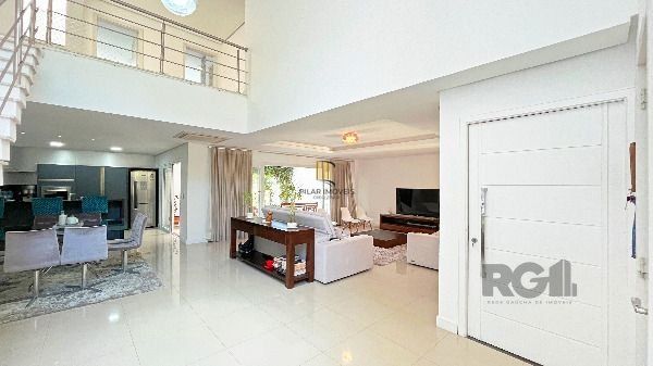 Casa Condominio em Porto Alegre, no bairro Hípica, com 3 dormitório(s), e 3 banheiros, à venda.