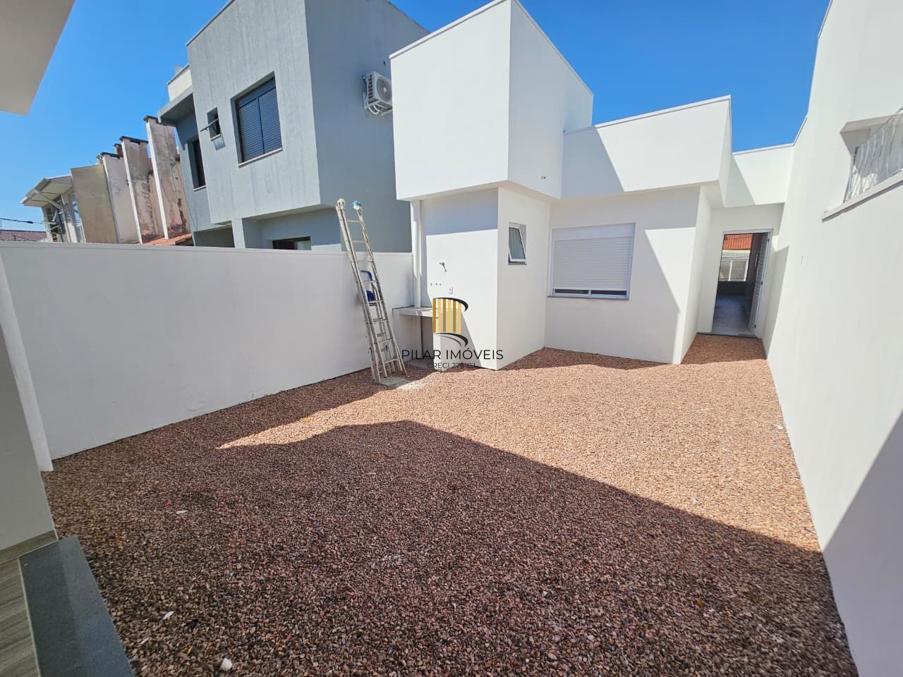 Casa 2 dormitórios no bairro Hípica