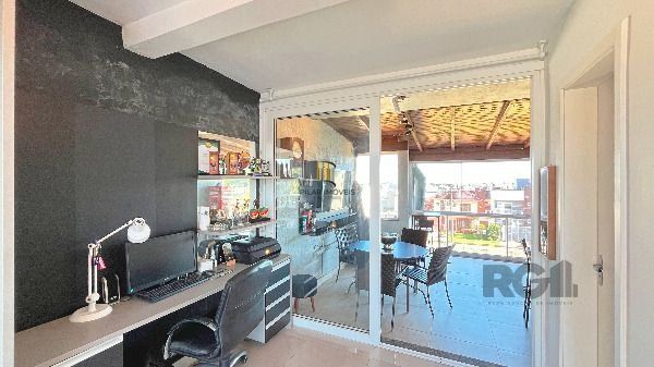 Casa em Porto Alegre, no bairro Hípica, com 3 dormitório(s), e 3 banheiros, à venda.