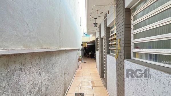 Casa para Venda - 320m², 5 dormitórios, sendo 3 suites, 8 vagas - Ipanema