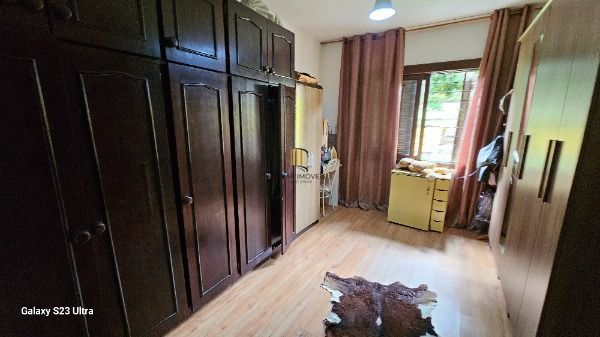 Casa em Porto Alegre, no bairro Belém Novo, com 3 dormitório(s), e 3 banheiros, à venda.