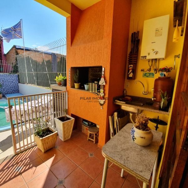 Casa para Venda - 185m², 3 dormitórios, sendo 1 suites, 2 vagas - Bahamas