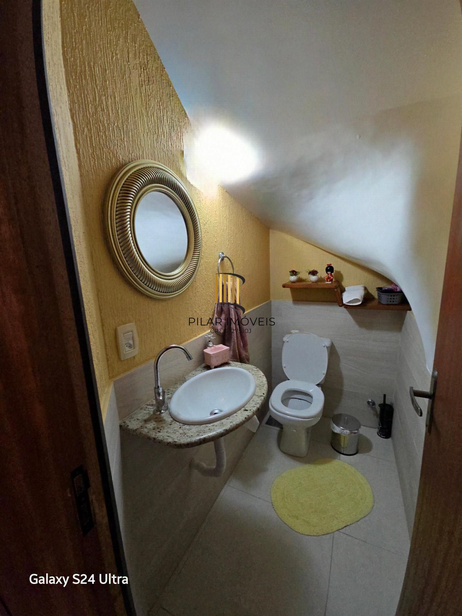 Casa 2 dormitórios no bairro Hípica
