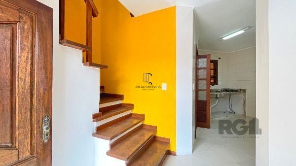 Casa para Venda - 144m², 2 dormitórios, 2 vagas - Lomba do Pinheiro