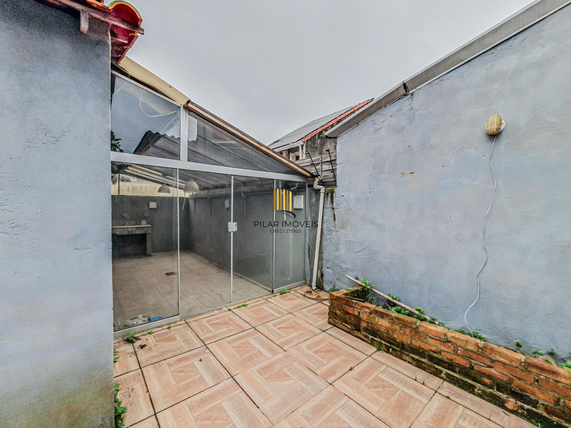 Casa com piscina para Venda - 189.91m², 3 dormitórios, sendo 1 suítes, 2 vagas - Hípica