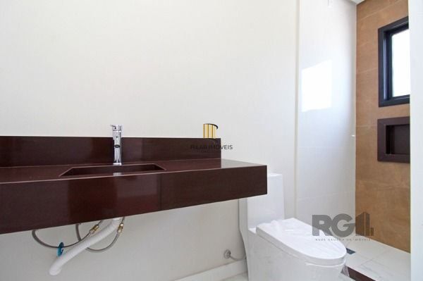 Casa Condominio em Porto Alegre, no bairro Ipanema, com 3 dormitório(s), à venda.