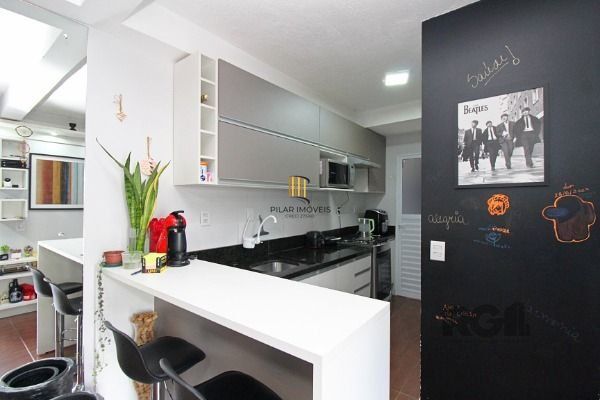 Apartamento em Porto Alegre, no bairro Vila Nova, com 2 dormitório(s), e 2 banheiros, à venda.