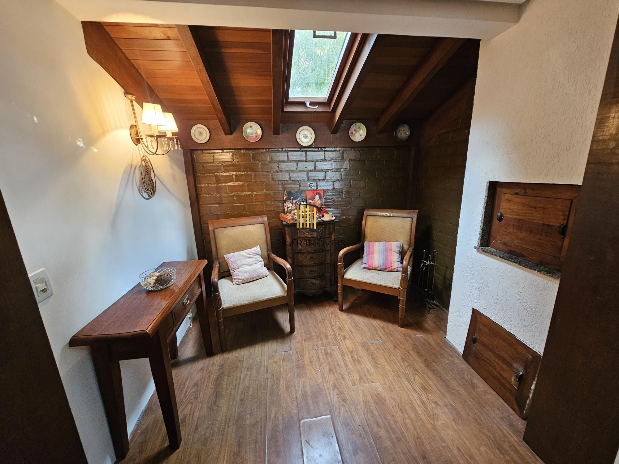 Casa 3 dormitórios + sótão em condomínio Jardim Isabel bairro Ipanema !