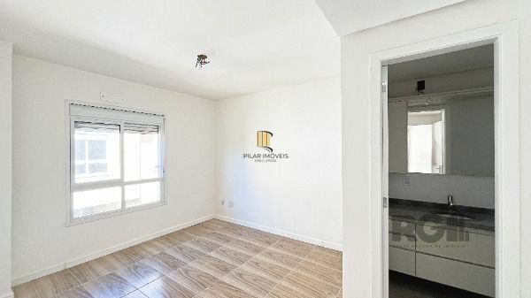 Casa Condominio em Porto Alegre, no bairro Ipanema, com 3 dormitório(s), e 3 banheiros, à venda.