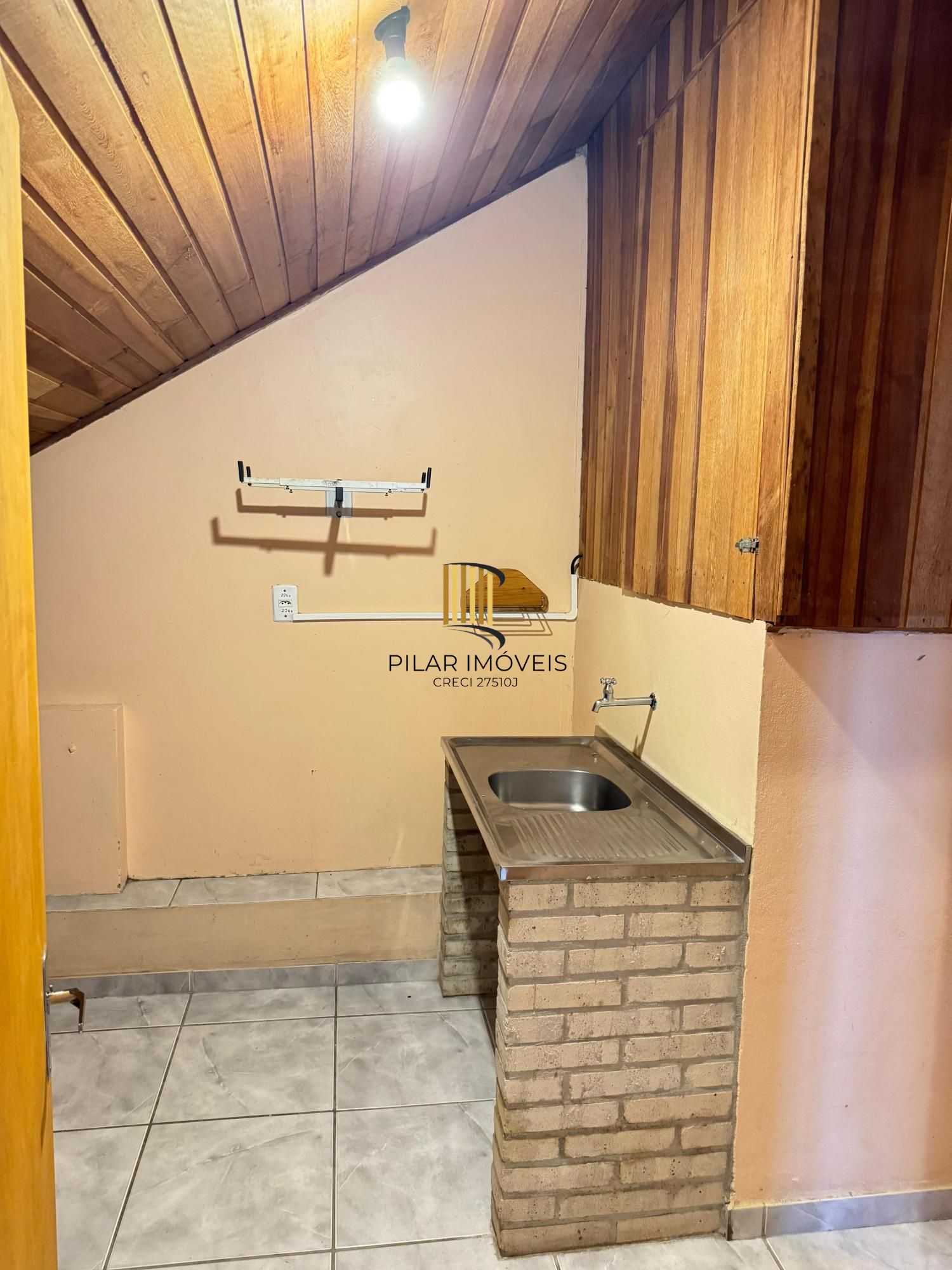 No bairro Serraria, casa em condomínio com 3 dormitórios