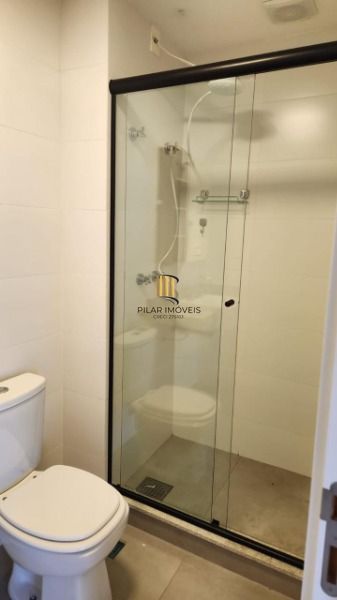Studio em Porto Alegre, no bairro Tristeza, com 1 dormitório(s), e 1 banheiros, à venda.