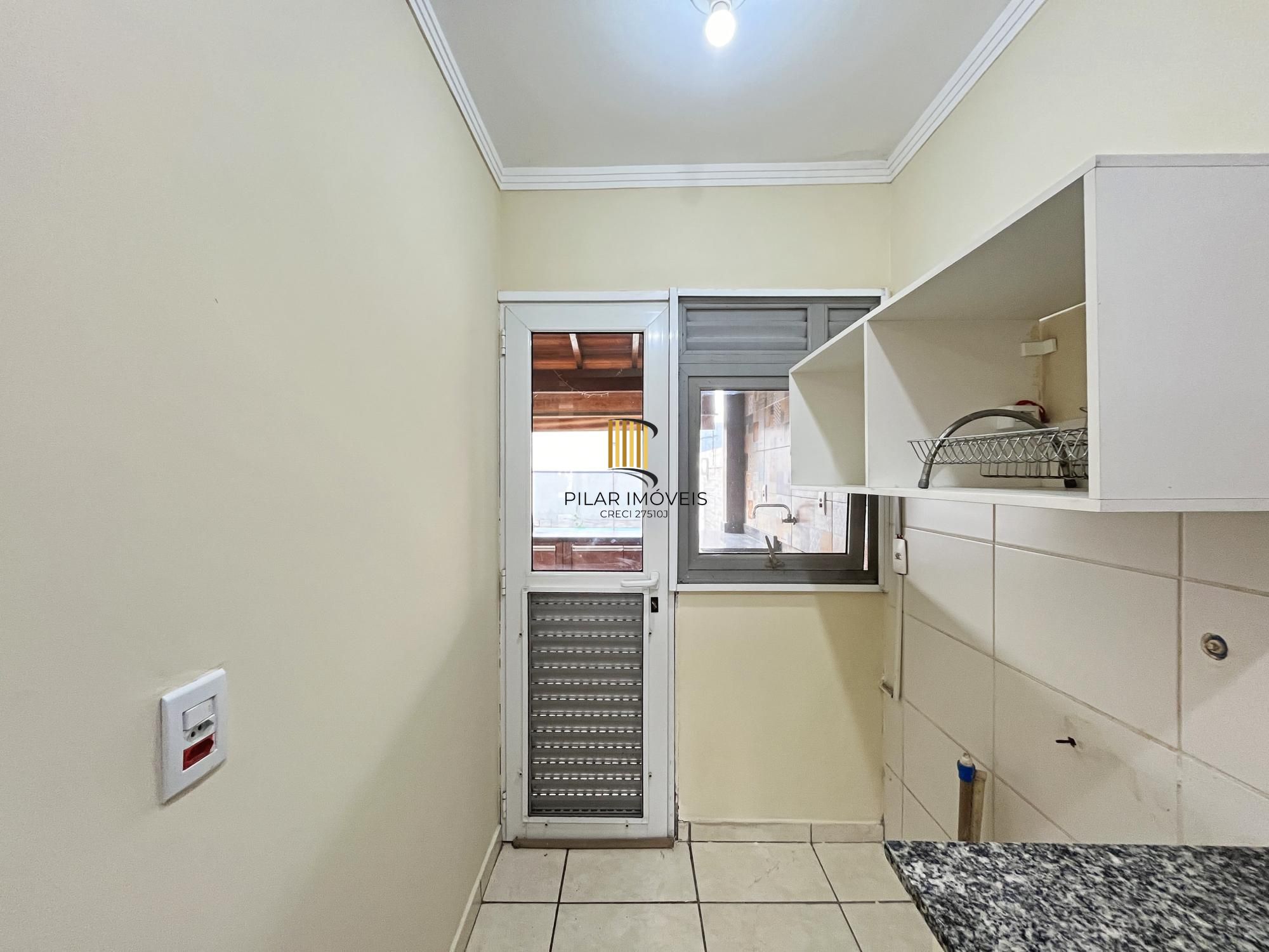 Casa em condomínio em Porto Alegre, no bairro Hípica, com 3 dormitório(s)