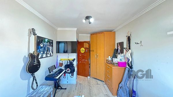 Casa em Porto Alegre, no bairro Hípica, com 3 dormitório(s), e 3 banheiros, à venda.