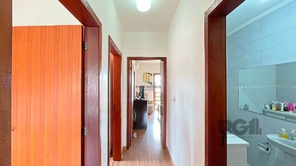 Casa em Porto Alegre, no bairro Aberta dos Morros, com 3 dormitório(s), à venda.