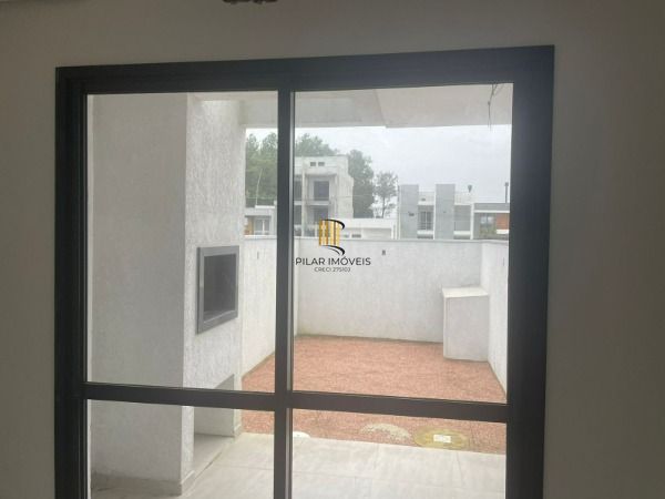Casa em Porto Alegre, no bairro Hípica, com 2 dormitório(s), e 2 banheiros, à venda.