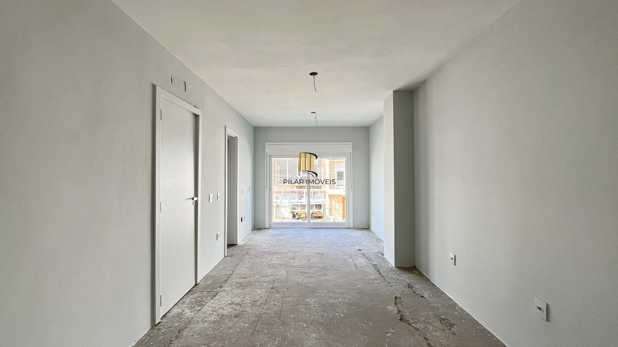 Casa 4 dormitórios( 1 dorm térreo) no Condomínio Villa Amalfi, na zona sul de Porto Alegre.