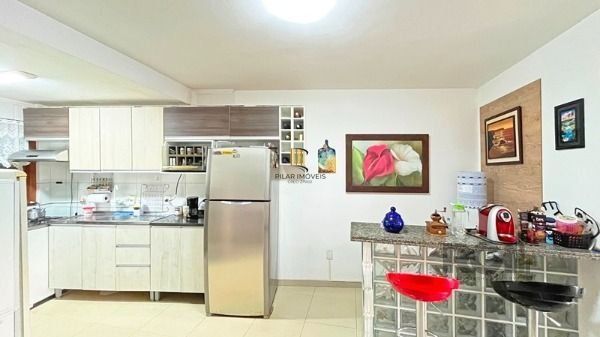 Casa em Porto Alegre, no bairro Ipanema, com 3 dormitório(s), e 3 banheiros, à venda.