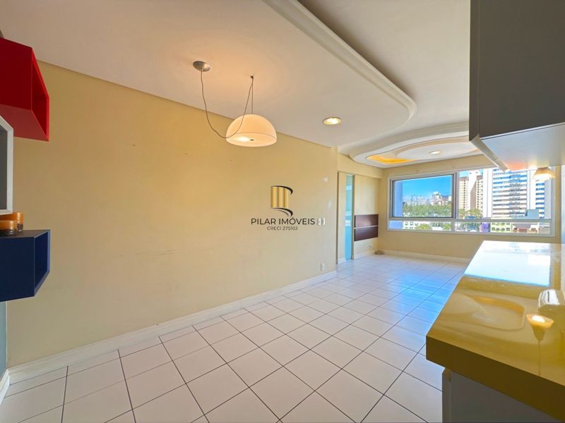 Apartamento com 2 dormitórios, 2 vagas, 65m2 coração do Menino Deus.