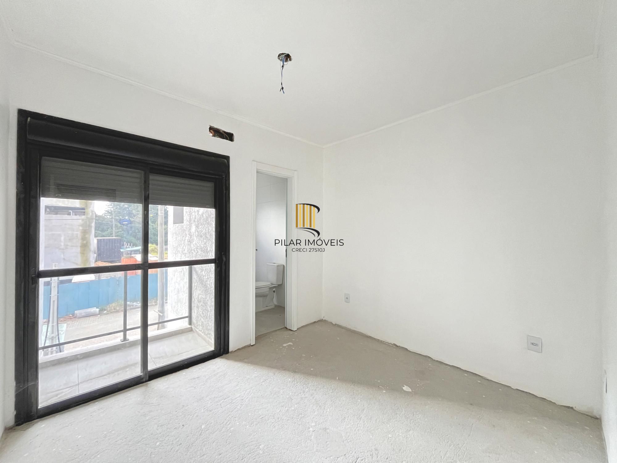 Casa em Porto Alegre, no bairro Hípica, com 2 dormitório(s), e 2 banheiros, à venda.