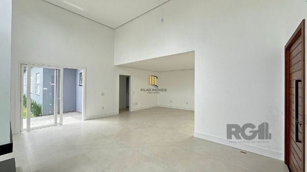 Casa em Porto Alegre, no bairro Ipanema, com 3 dormitório(s), à venda.