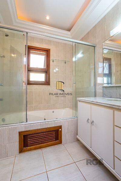 Casa Condominio em Porto Alegre, no bairro Jardim Isabel, com 3 dormitório(s), à venda.