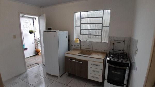 Casa em Porto Alegre, no bairro Restinga, com 2 dormitório(s), e 2 banheiros, à venda.