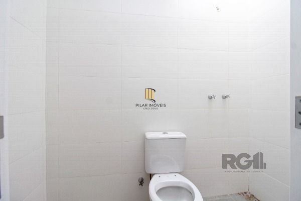 Sobrado para Venda - 100m², 3 dormitórios, sendo 3 suites, 2 vagas - Portal Do Guarujá