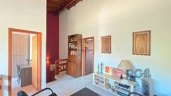 Casa em Porto Alegre, no bairro Hípica, com 3 dormitório(s), e 2 banheiros, à venda.