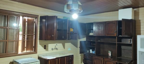 Casa em Porto Alegre, no bairro Campo Novo, com 3 dormitório(s), e 3 banheiros, à venda.