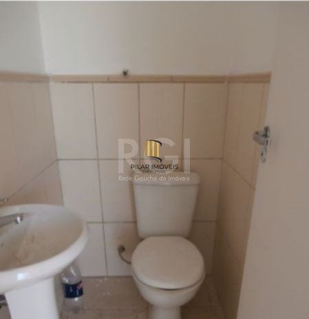 Casa Condominio em Porto Alegre, no bairro Vila Jardim, com 2 dormitório(s), e 2 banheiros, à venda.